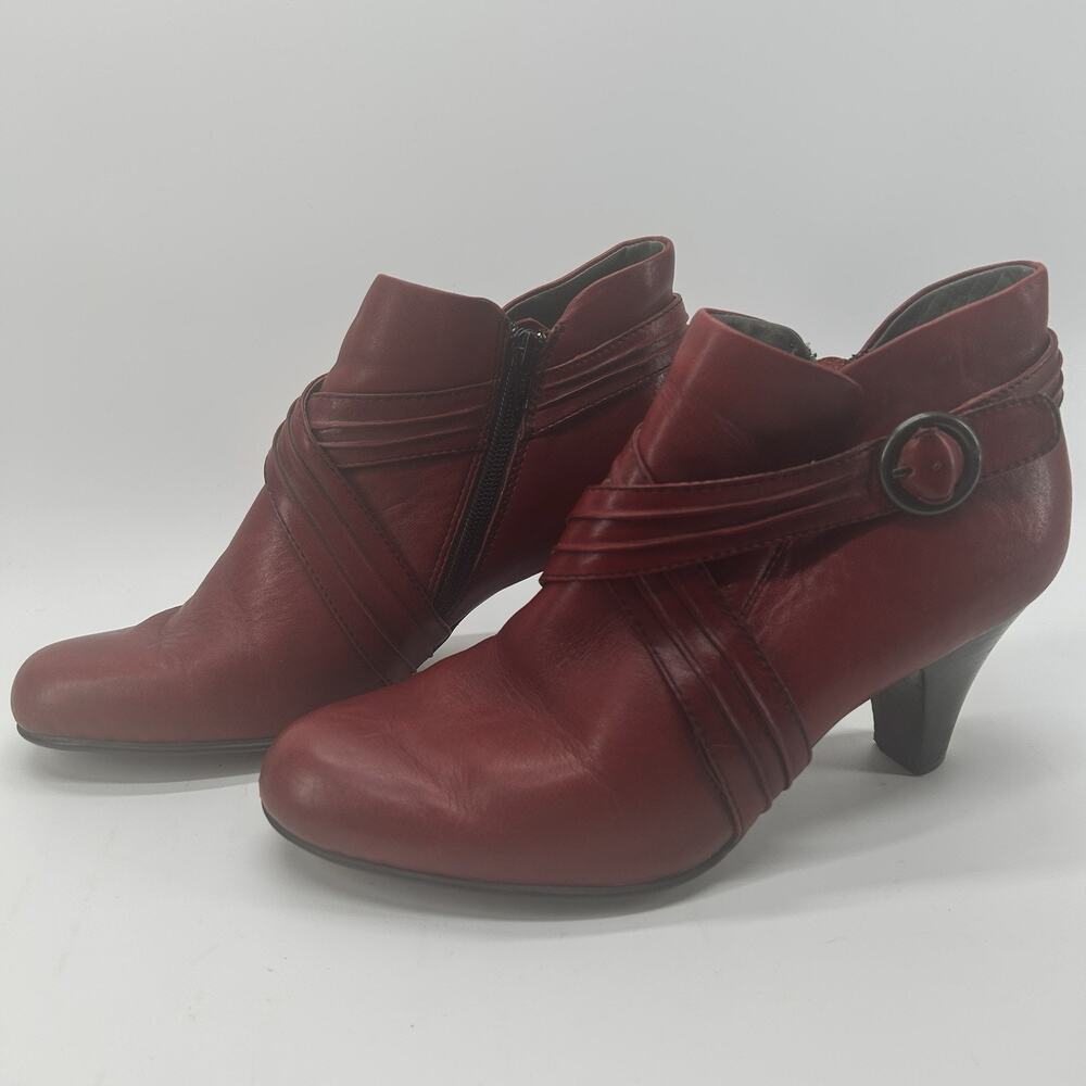 BORN Biddy Crimson Red Leather Ankle Boots Booties Size 10/42